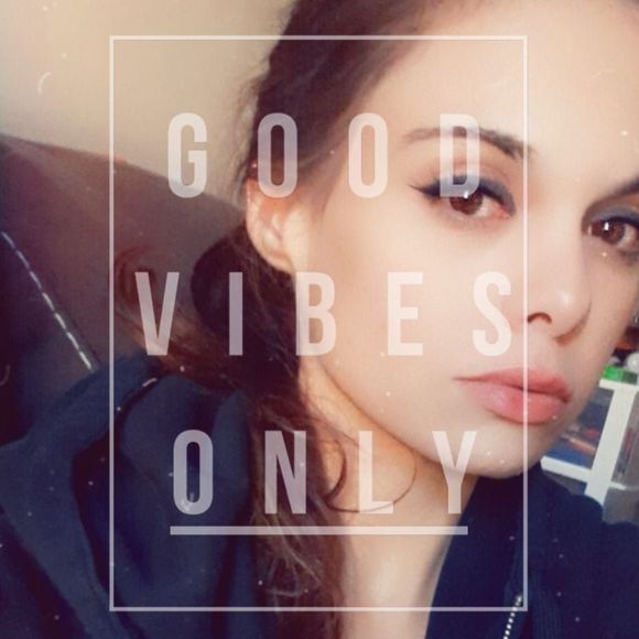 Meet your Posher, Taylor - Picture 1 of 1